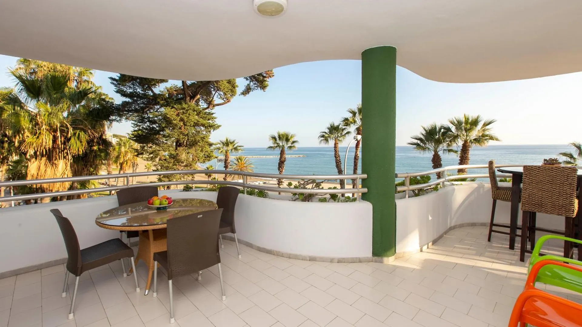 Villa Venecia, Apartamento De Lujo En 1º Linea De Playa + Parking Malaga
